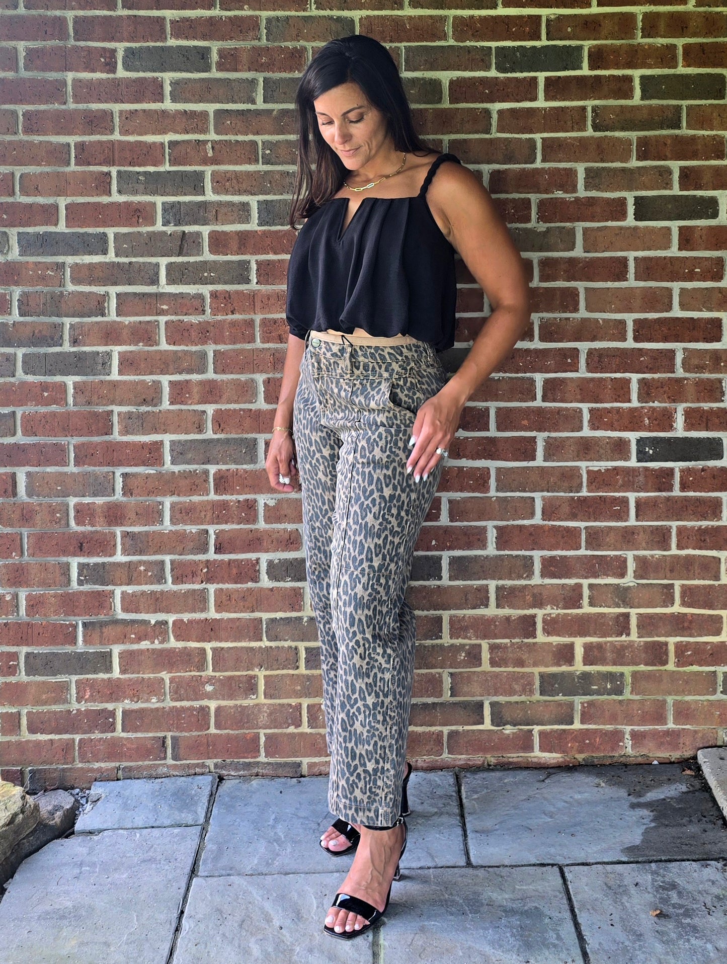 Twist Strap Bubble Hem Notch Top