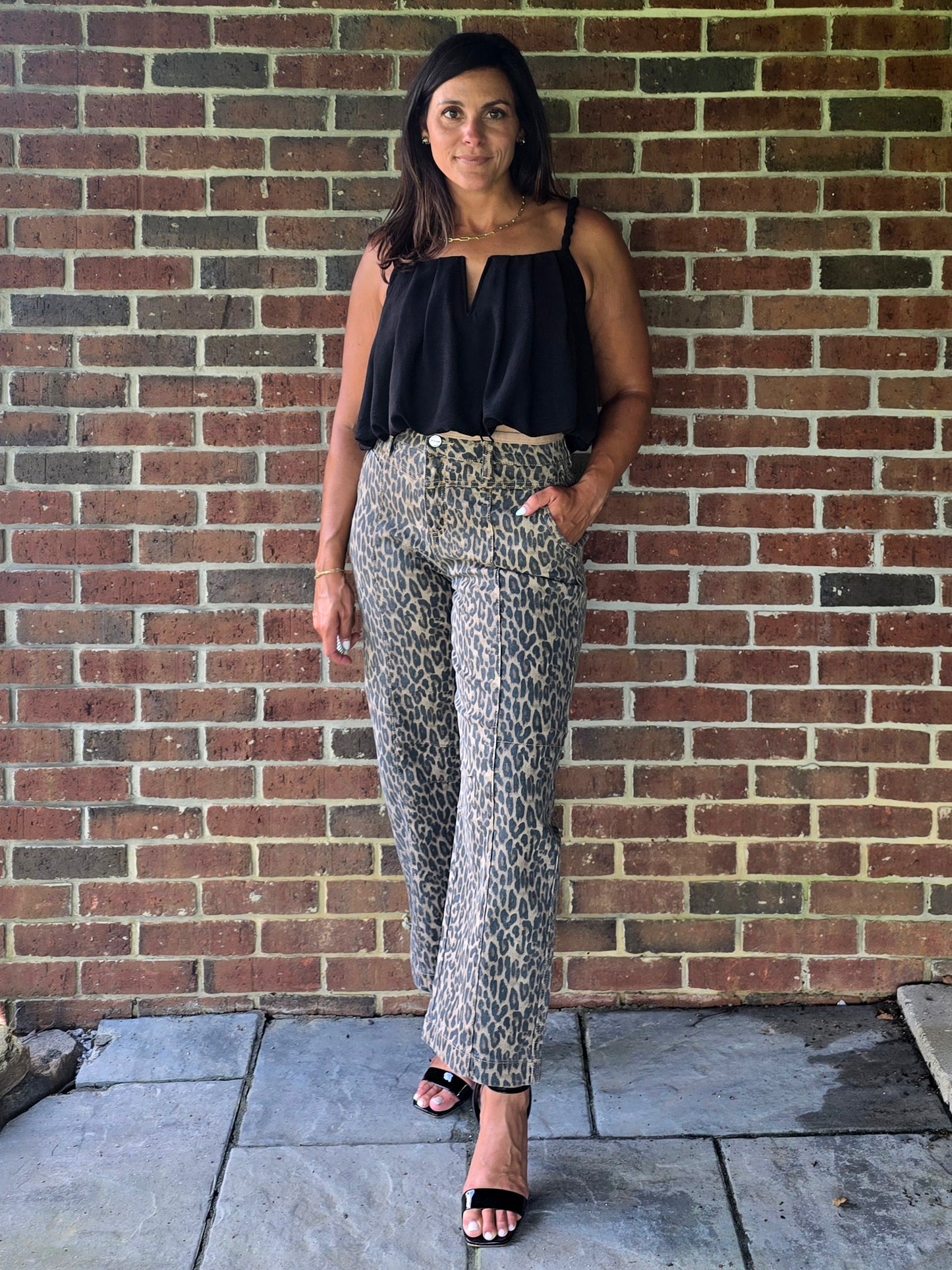 Twist Strap Bubble Hem Notch Top