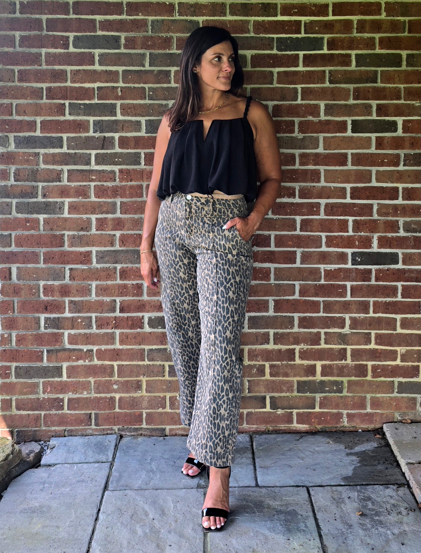 Twist Strap Bubble Hem Notch Top