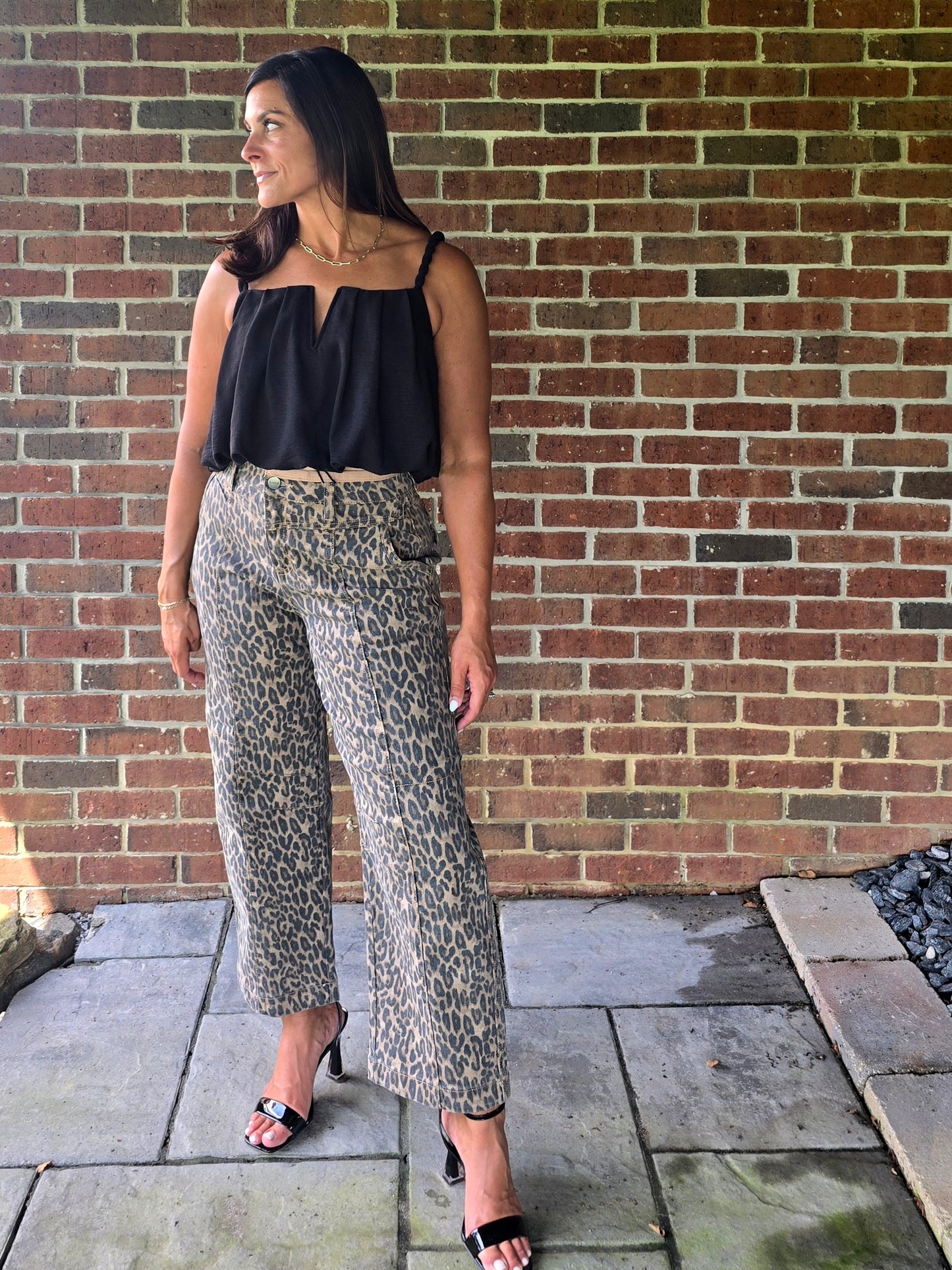 Twist Strap Bubble Hem Notch Top