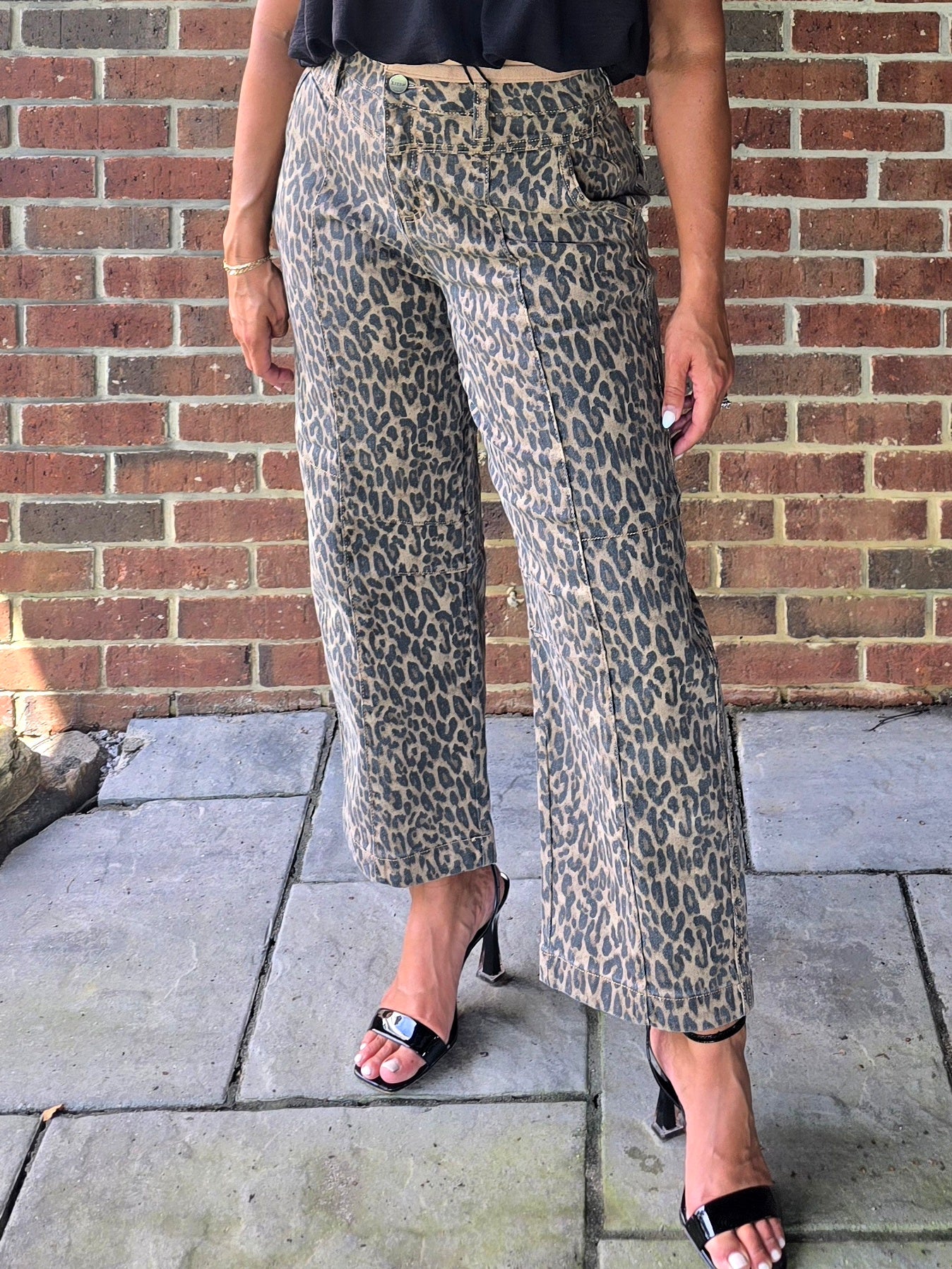 Leopard Cropped Relaxed Fit Jeans