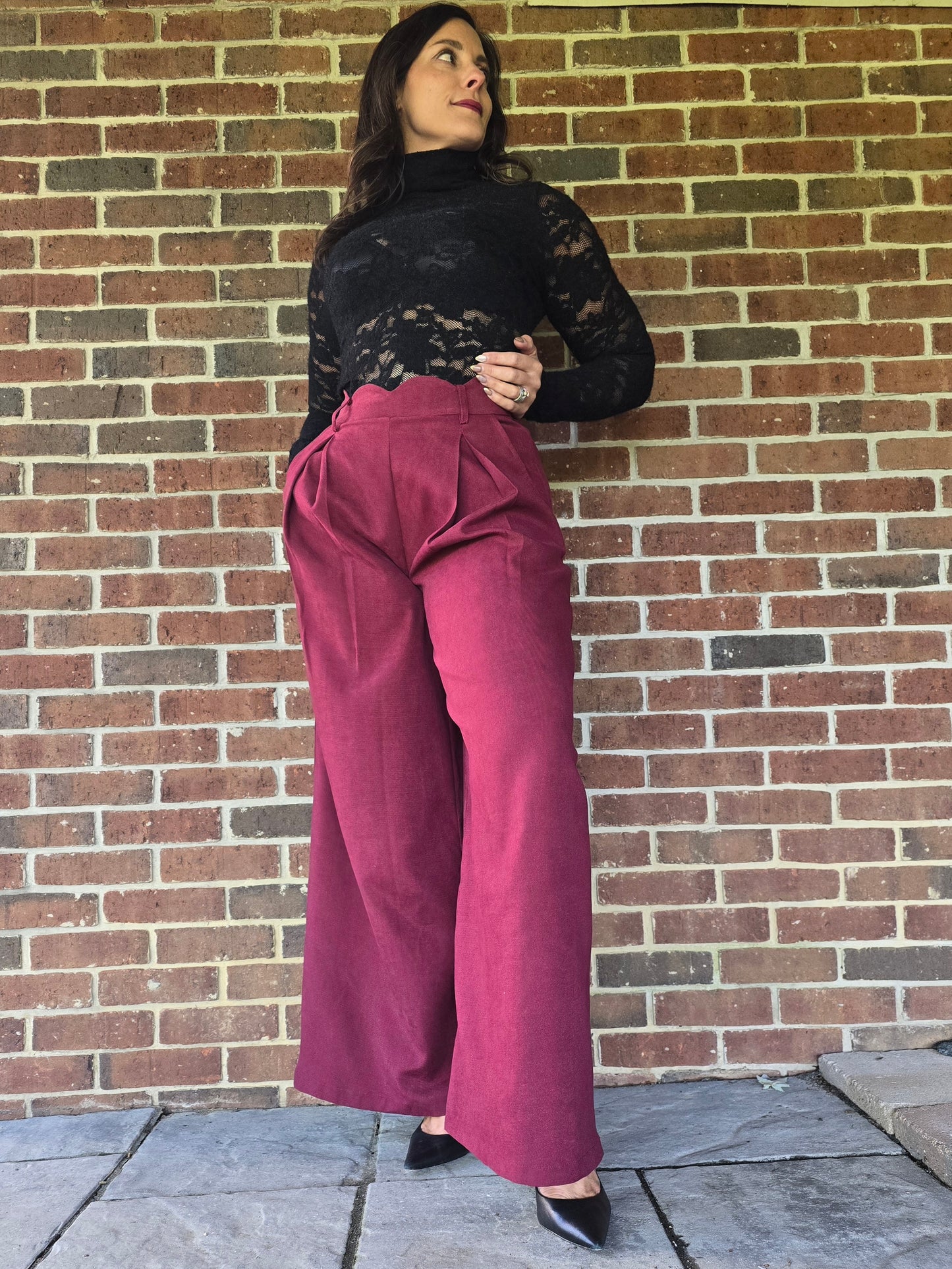 Scalloped Wide Leg Pleated Trouser