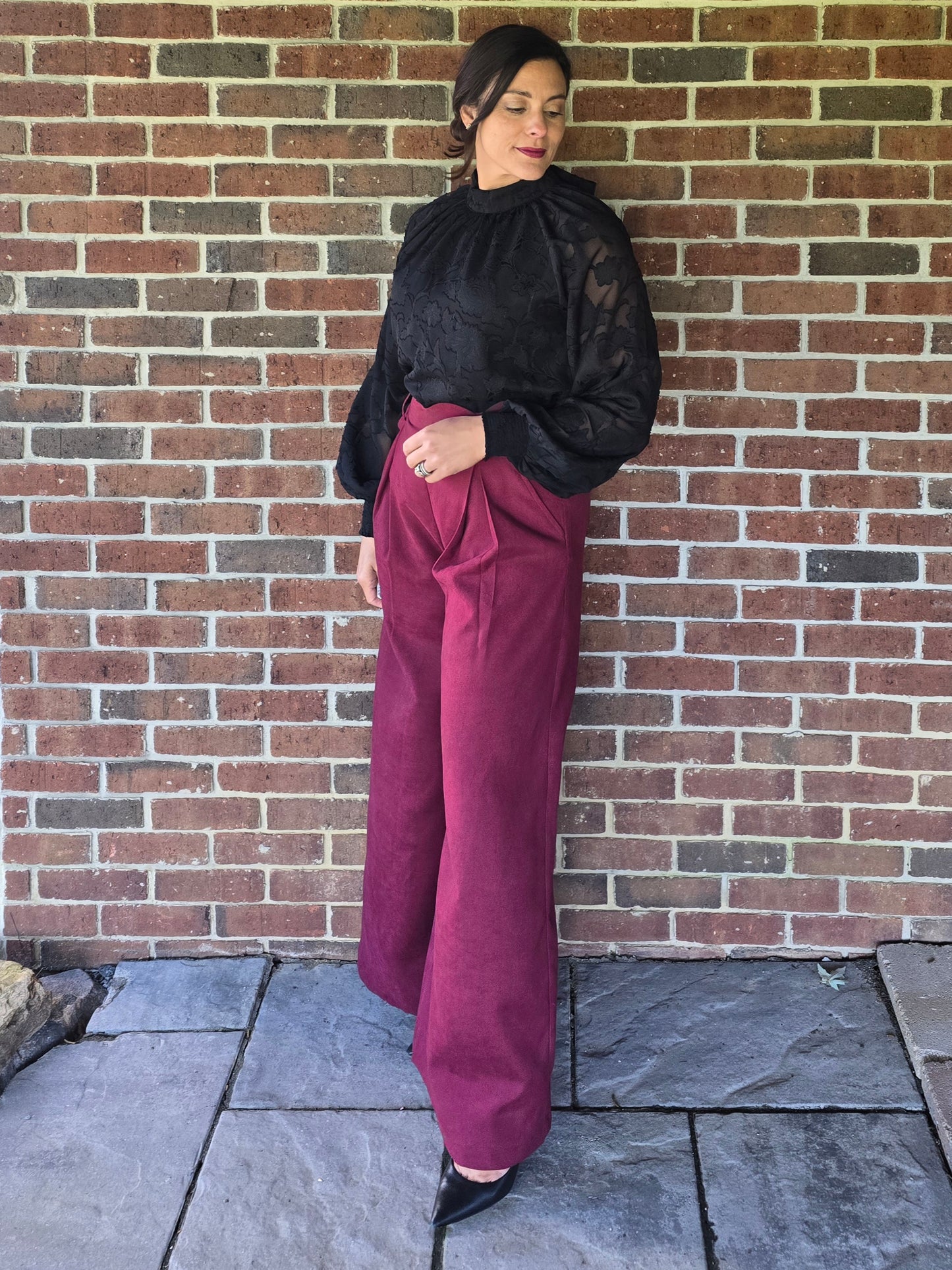 Scalloped Wide Leg Pleated Trouser