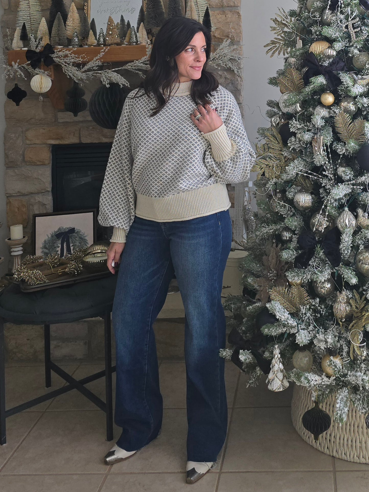 Dotted Diamond Pattern Knit Sweater