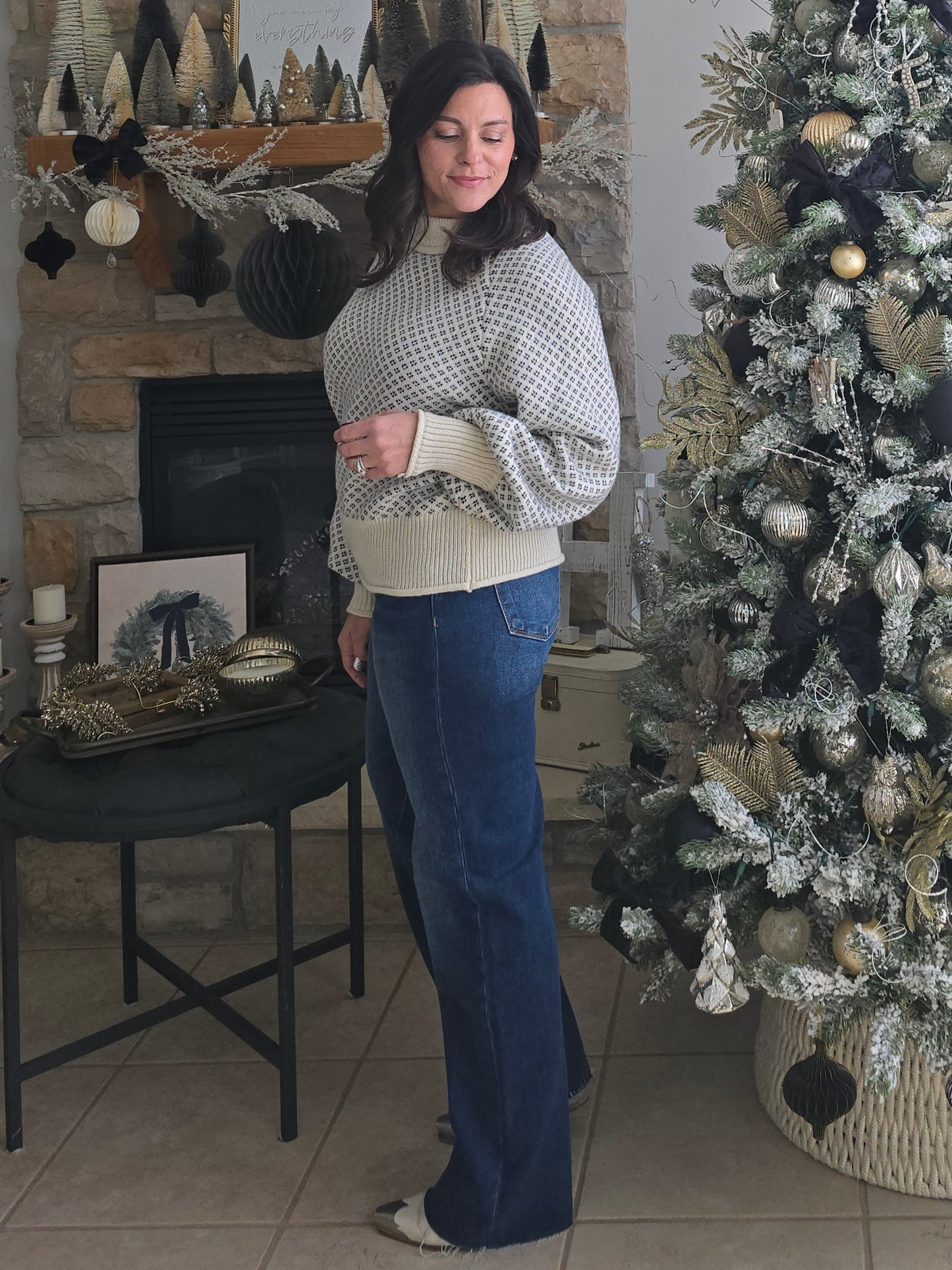 Dotted Diamond Pattern Knit Sweater