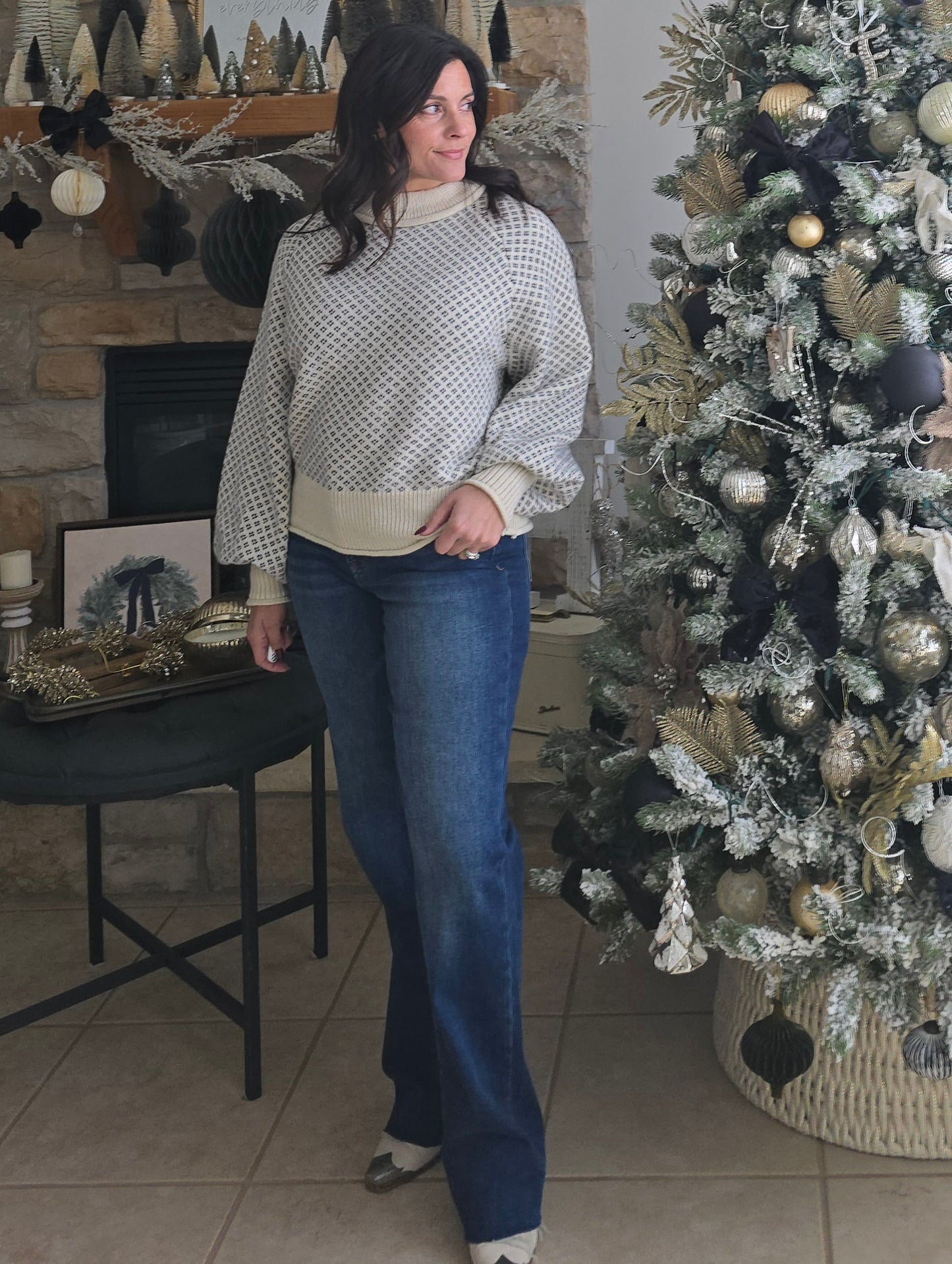 Dotted Diamond Pattern Knit Sweater