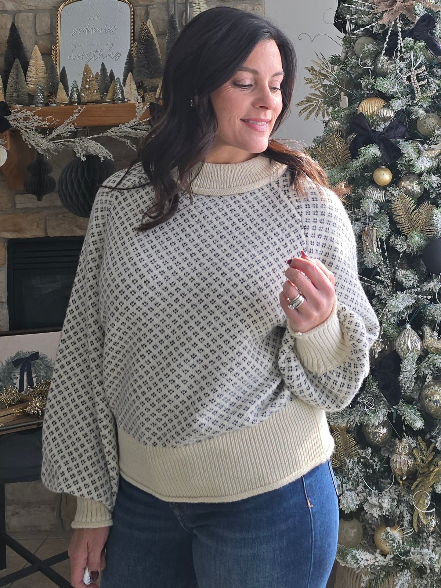 Dotted Diamond Pattern Knit Sweater