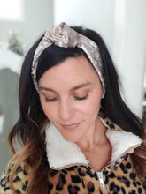 Load image into Gallery viewer, Rose Gold Metallic Velvet Knotted Headwrap
