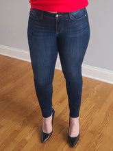Load image into Gallery viewer, Mid-Rise Non-Distressed Skinnies

