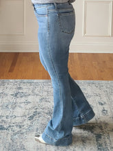 Load image into Gallery viewer, Judy Blue Mid Rise Trouser Flares
